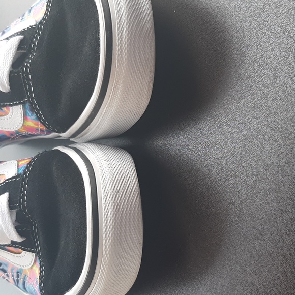 Sz 6.5 Vans for Women or Sz 5 Men - Picture 3 of 6